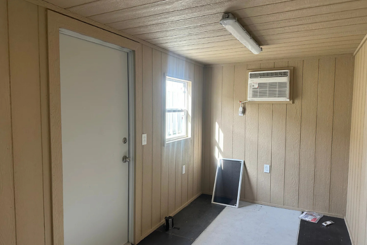 40ft Mobile Office Shipping Container with Storage (18/22) (40STMOS1822) - Image 5