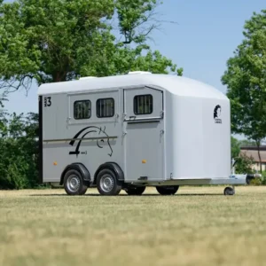 3-SEATER VAN WITH DIAGONAL LOADING, MAXIMUM HORSE FREEDOM 3
